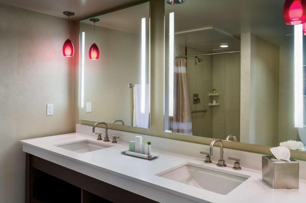 DoubleTree By Hilton Los Angeles Downtown